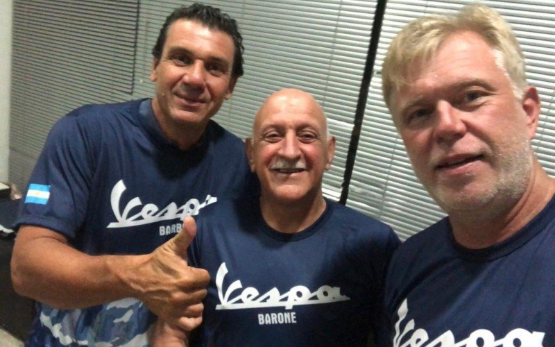 Flávio Barbi, Hugo Barone e Ricardo Port percorreram mais de 6000km de Novo Hamburgo até a Patagônia, na Argentina, de Vespa