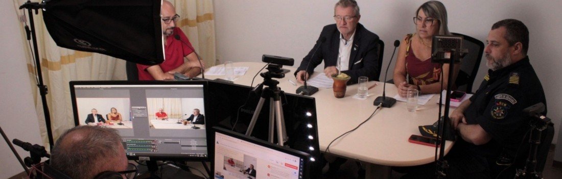 Prefeito faz live para tranquilizar comunidade sobre situação nas escolas de São Leopoldo