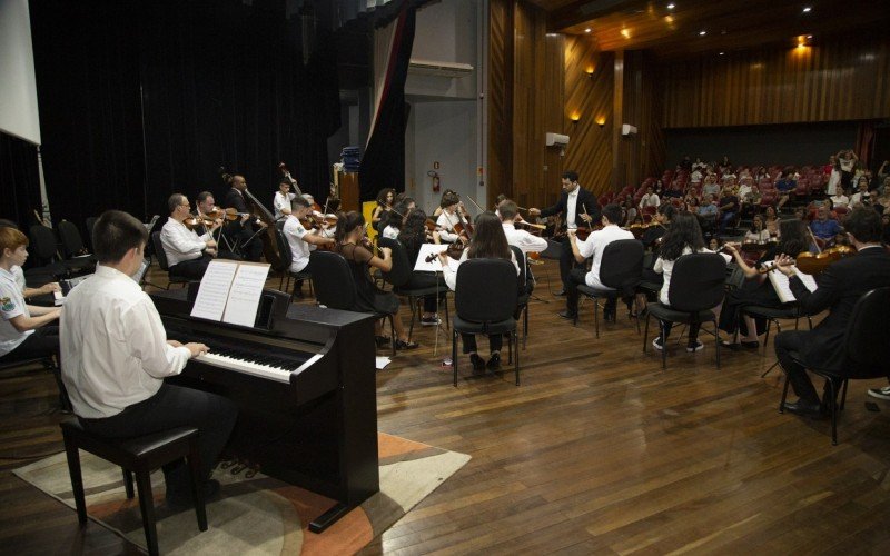 Orquestra tem realizado apresentações em diversas cidades, levando ao público composições eruditas e adaptações de músicas populares