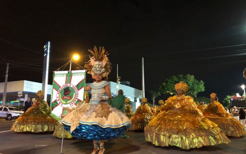 Escolas de samba desfilam no carnaval de Novo Hamburgo neste sábado; acompanhe a transmissão