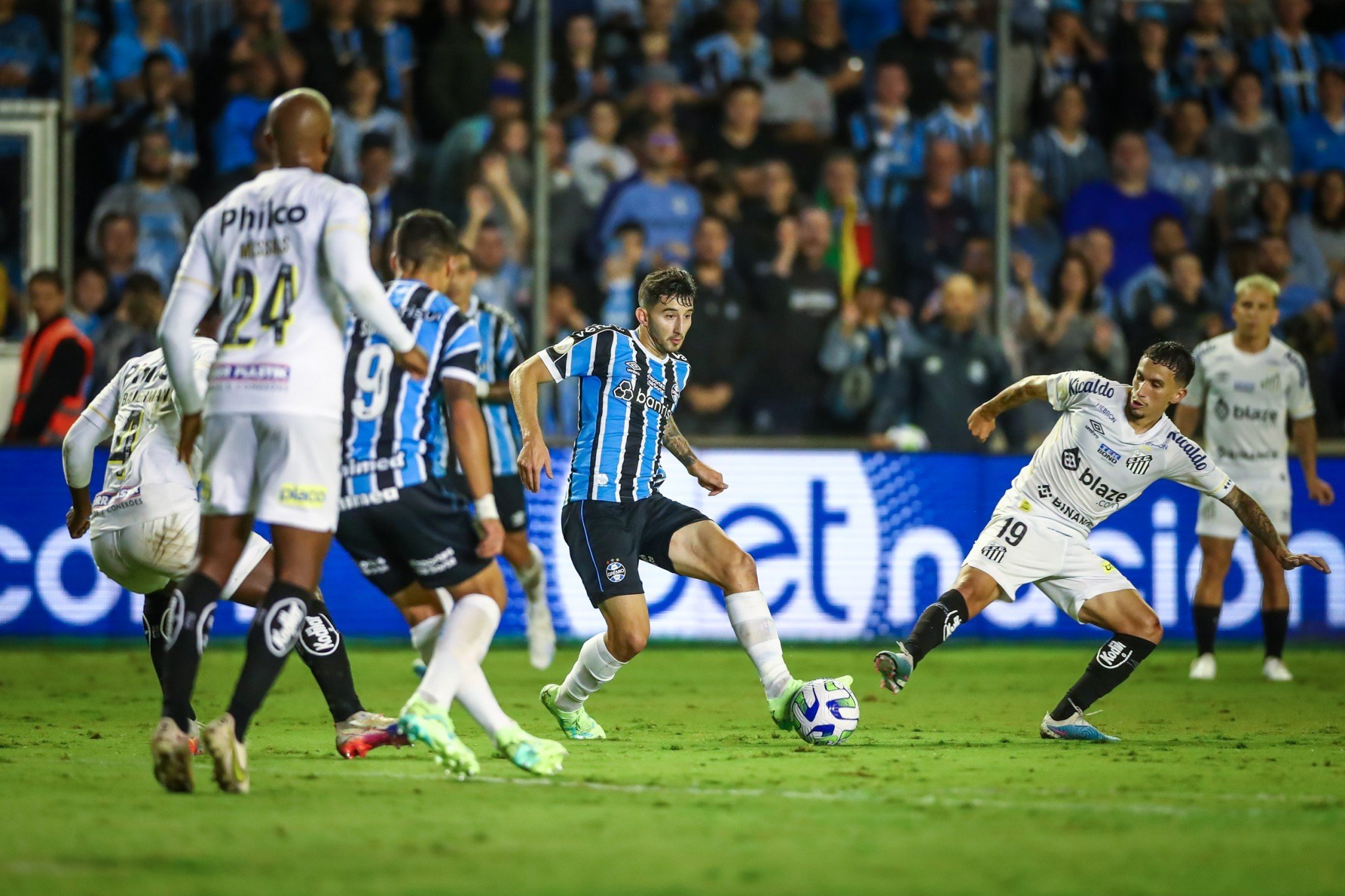 Jogador do Grêmio tem lesão confirmada e passará por cirurgia