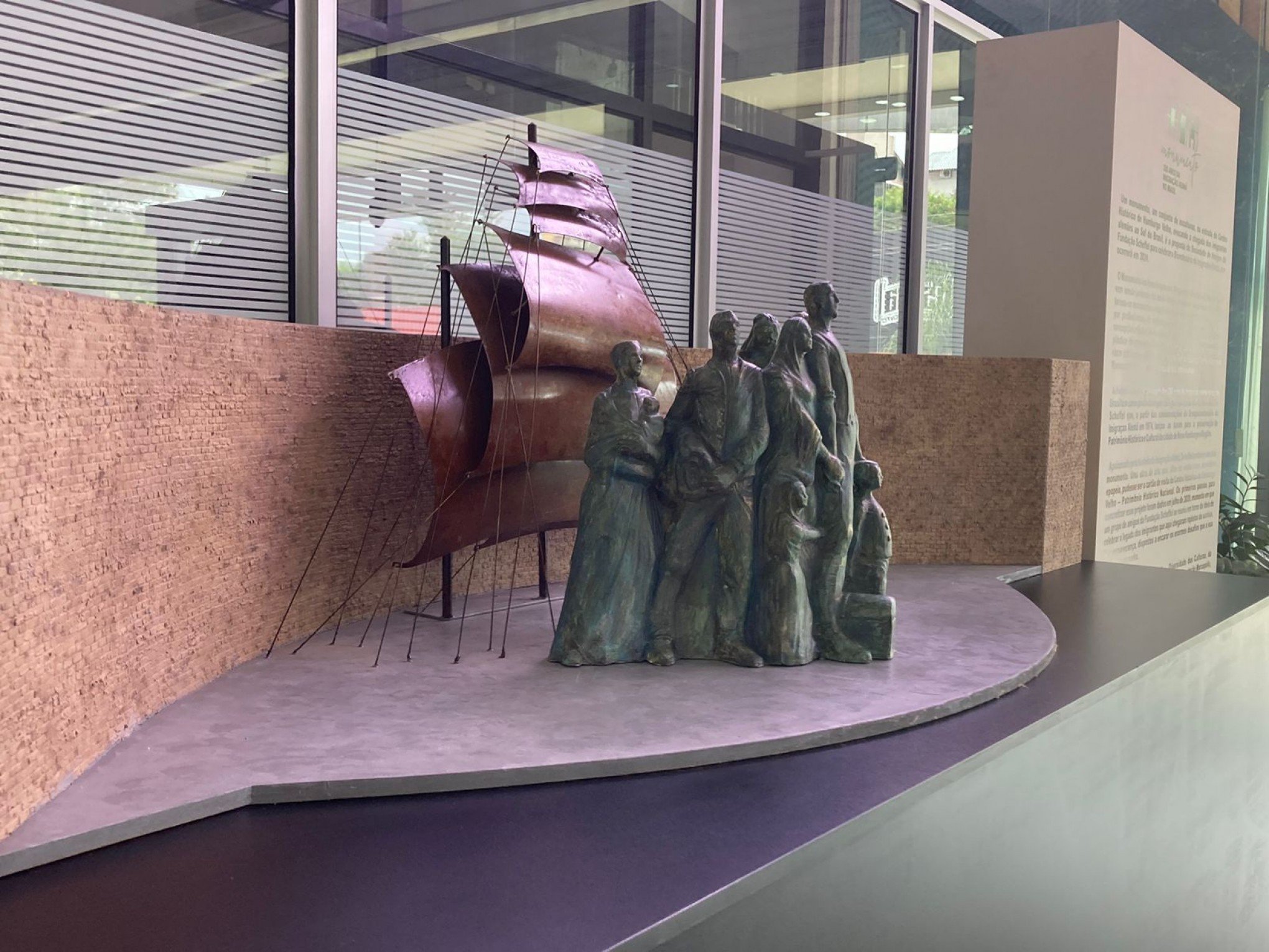 Grupo Sinos expõe maquete do monumento aos 200 anos da imigração alemã no Brasil