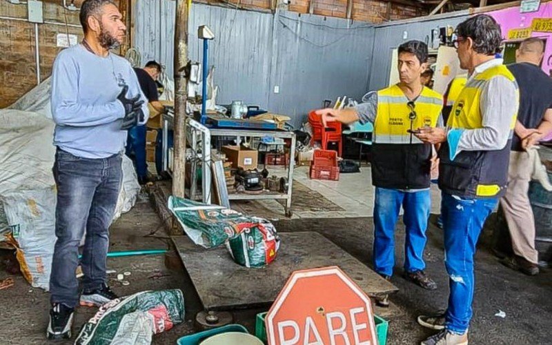 Três homens foram presos pelo crime de receptação durante uma ofensiva da Operação Ferros-Velhos realizada nesta segunda-feira