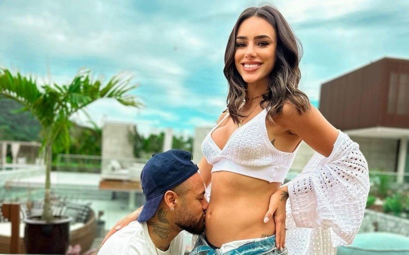 Neymar e Bruna Biancardi anunciam gravidez: "Vem logo filho (a)"