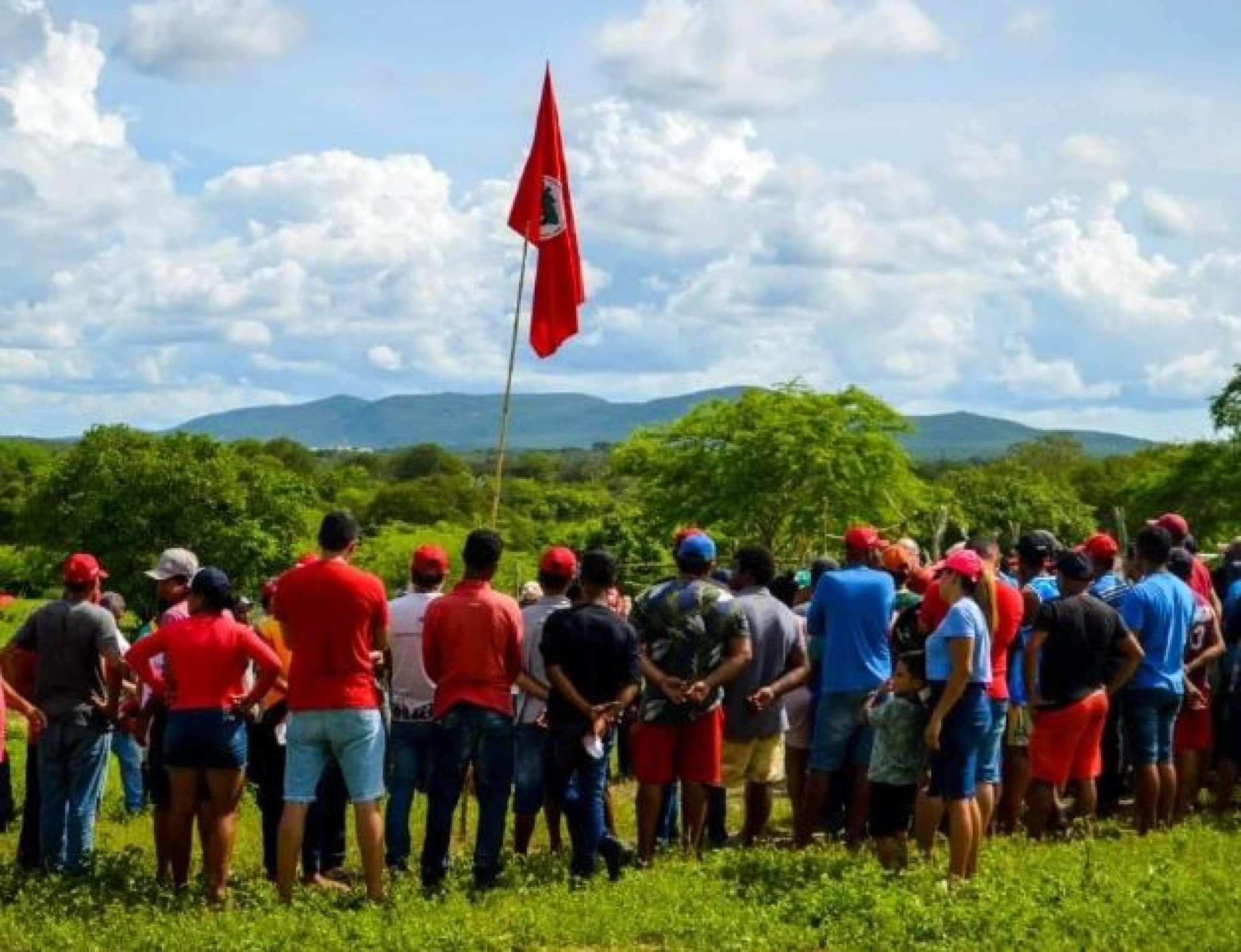 MST deixa terreno da Embrapa em Pernambuco, mas ocupa três na Bahia