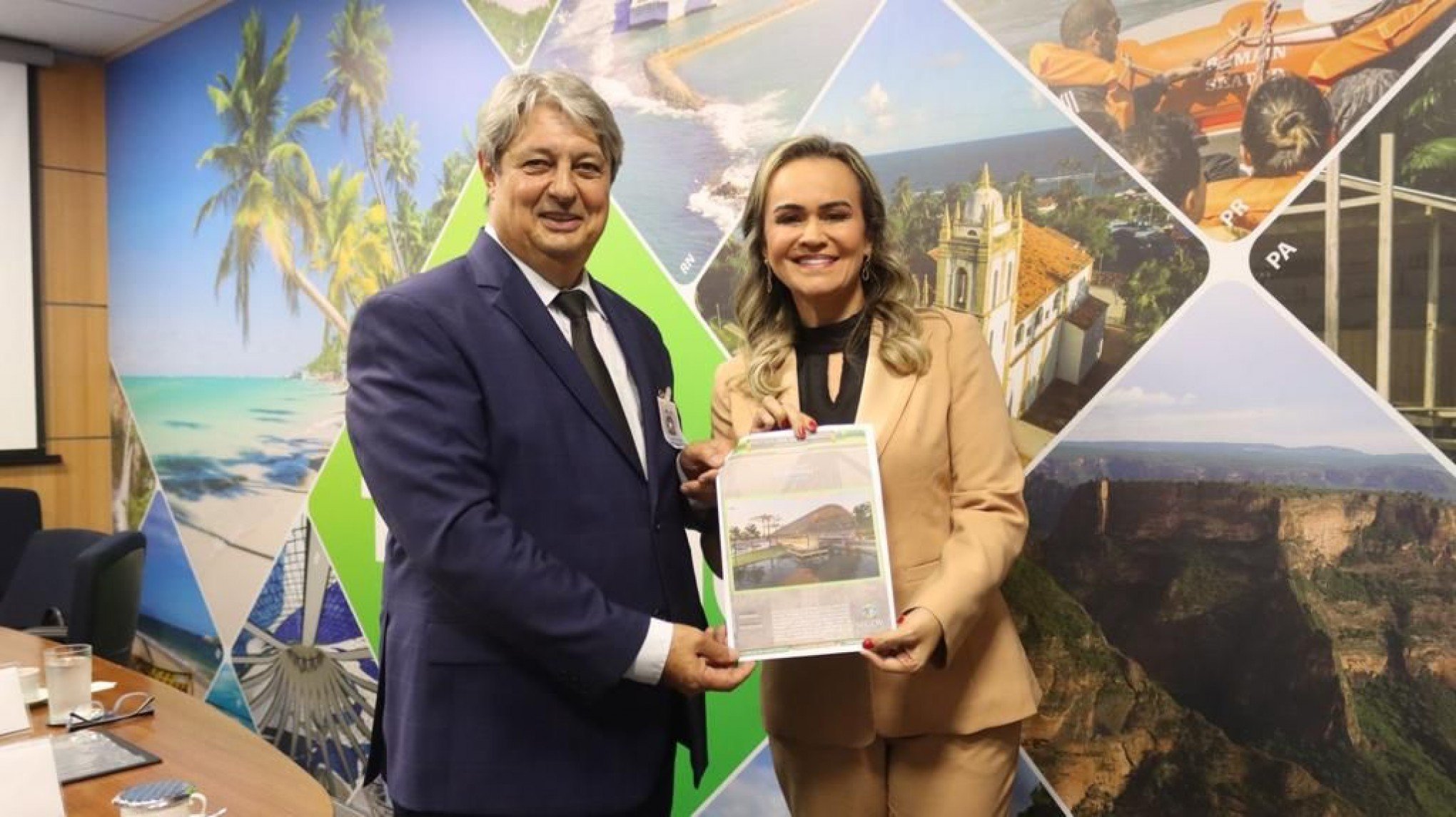 Prefeito de Gramado entrega projeto de R$ 20 milhões para ministra do Turismo