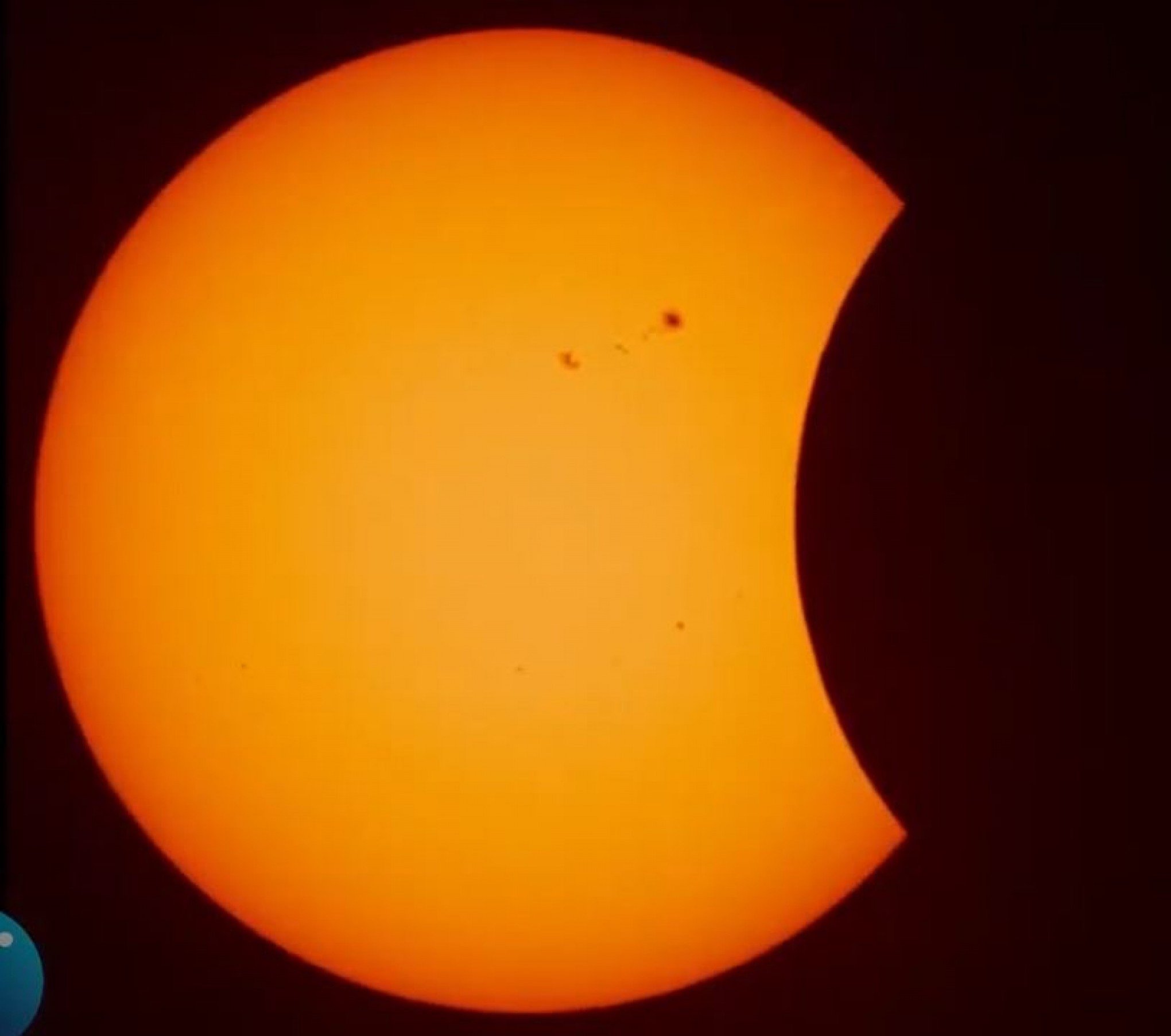 ECLIPSE SOLAR HÍBRIDO Vídeo mostra exato momento do raro fenômeno