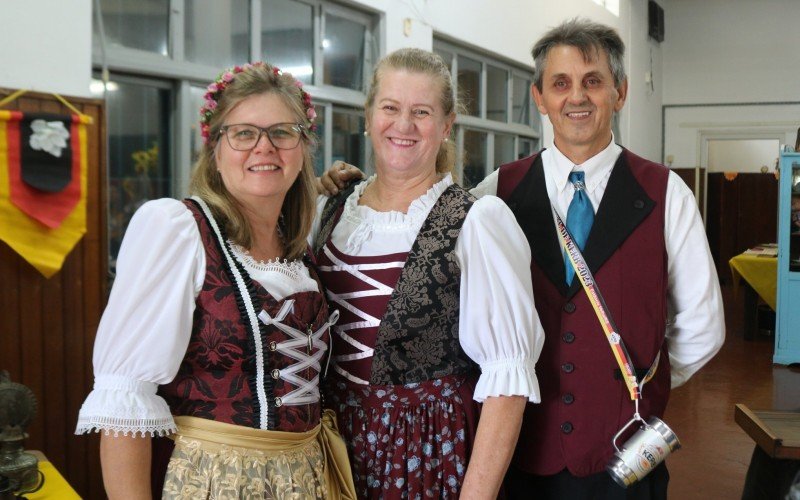 Frida com os amigos