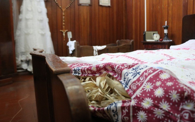 Quarto com mÃ³veis do sÃ©culo 19
