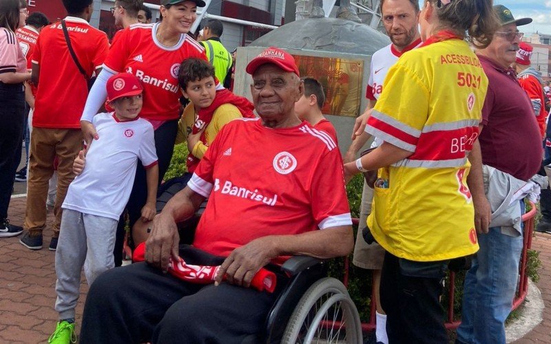 Adelino esteve no Beira-Rio pela primeira vez neste domingo e viu a vitÃ³ria do colorado