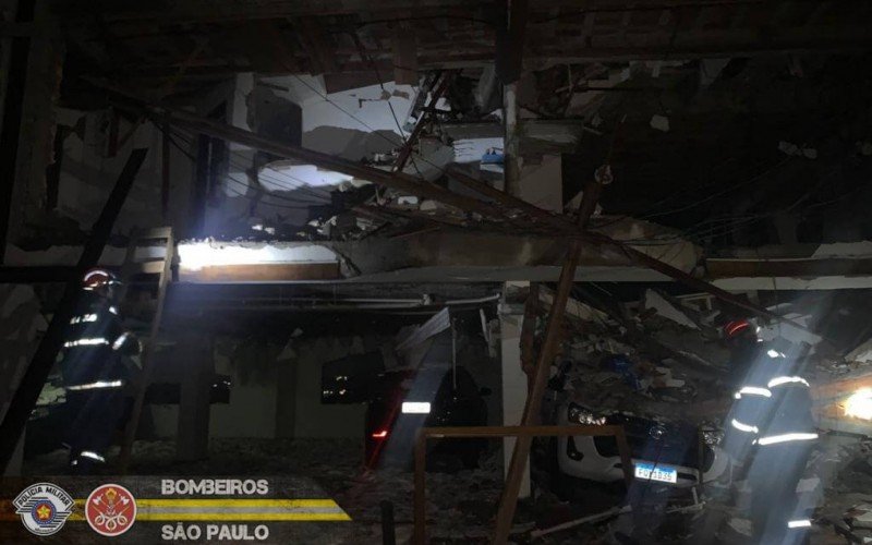 Imagens do Corpo de Bombeiros de Campos do Jordão mostram estragos causados por explosão
