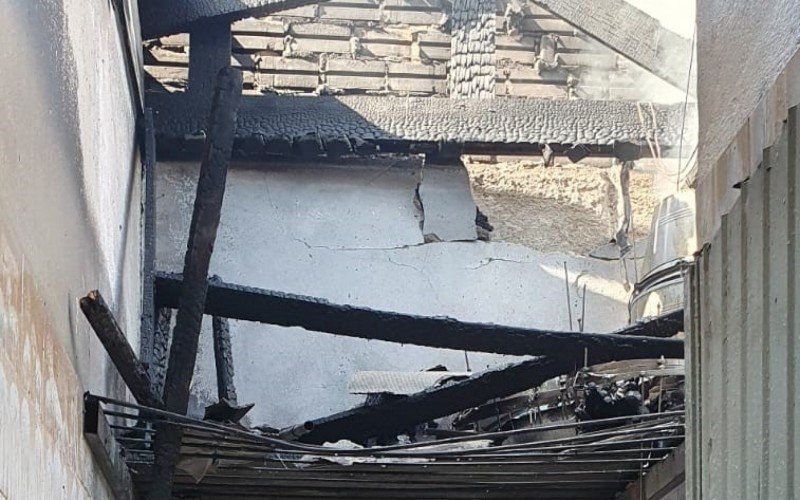 VÍDEO: Incêndio atinge escola municipal de Capela de Santana
