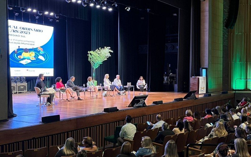 FÃ³rum sobre EducaÃ§Ã£o em Novo Hamburgo