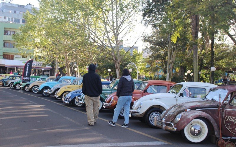 Exposição de carros antigos no Festival de Kerb nesta quinta-feira 