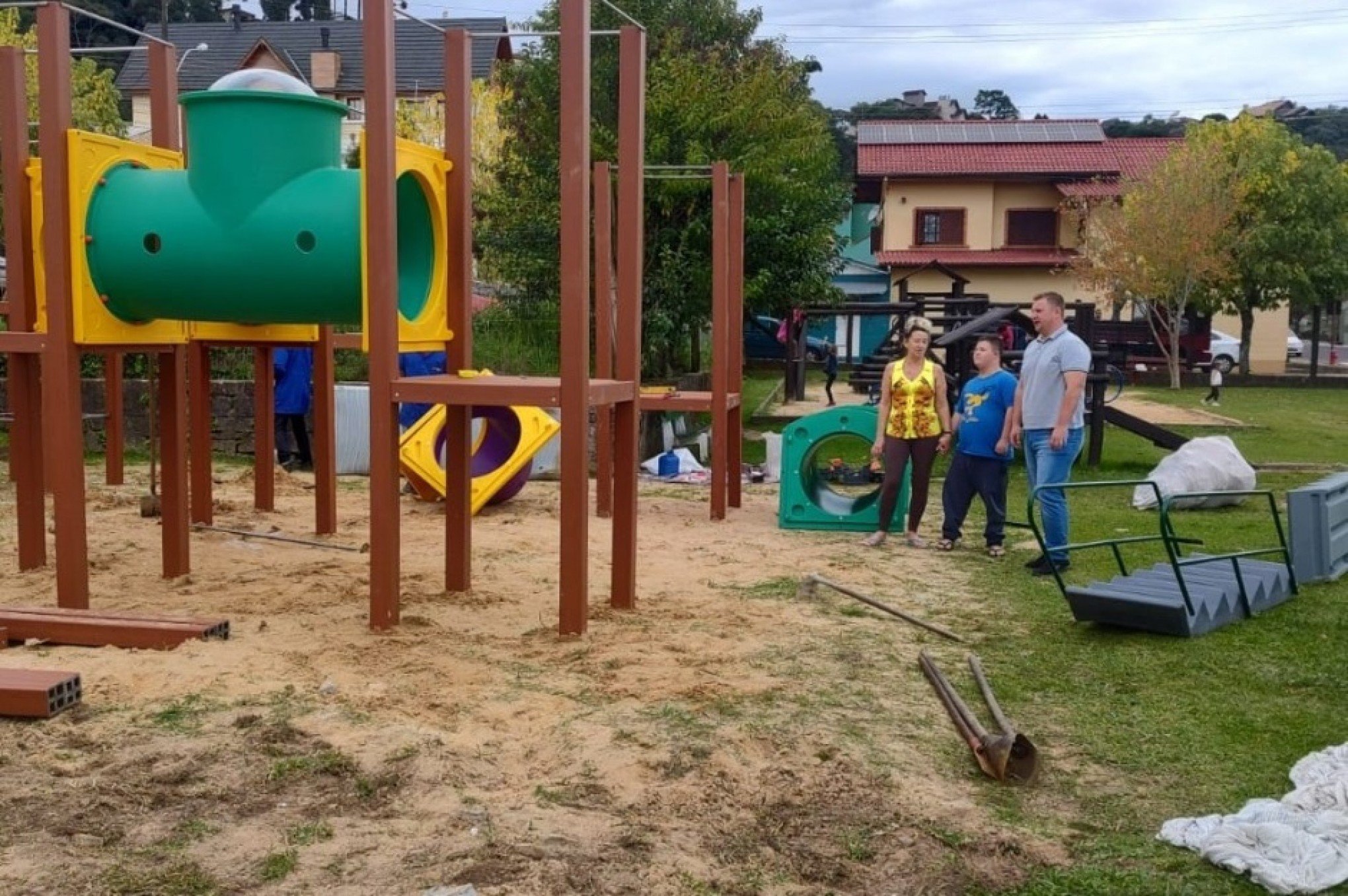 Praça infantil do bairro Piratini passa por revitalização em Gramado