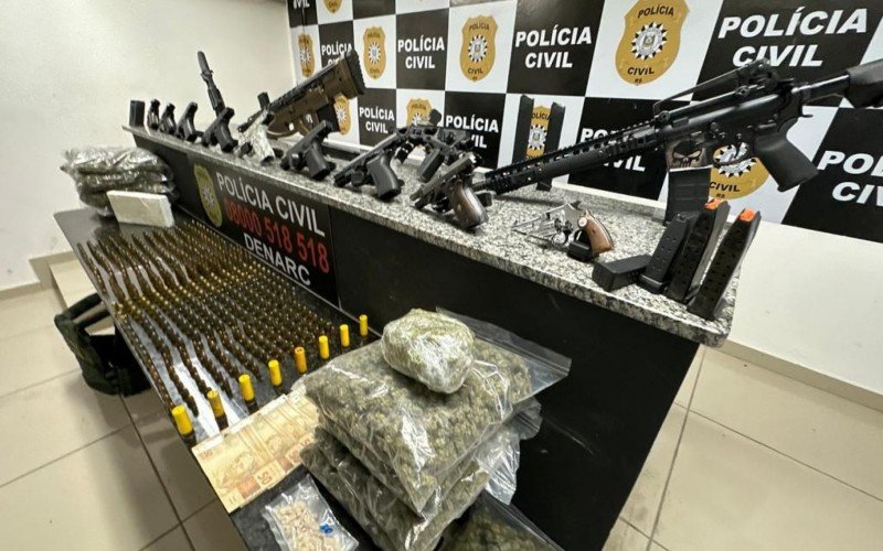 Armas, drogas e munições foram apreendidas em Porto Alegre na terça-feira