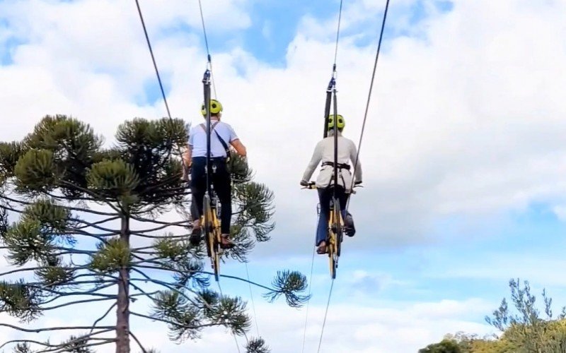 Bikes voadoras no Olivas de Gramado são novo atrativo de parque