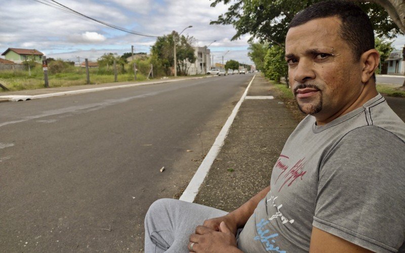 João Batista vai assistir o desfile de 'camarote', na frente de casa