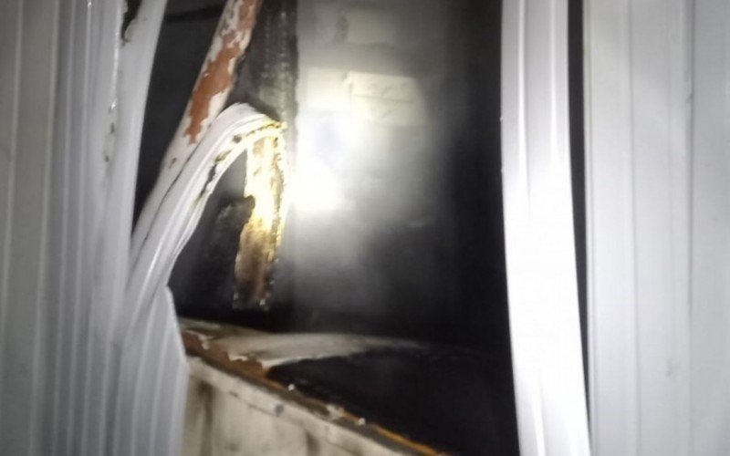 Estado da casa que pegou fogo no Centro de Canela