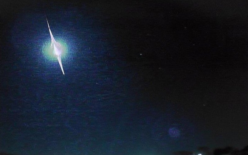 Explosão de meteoro fireball é registrada por observatório do RS