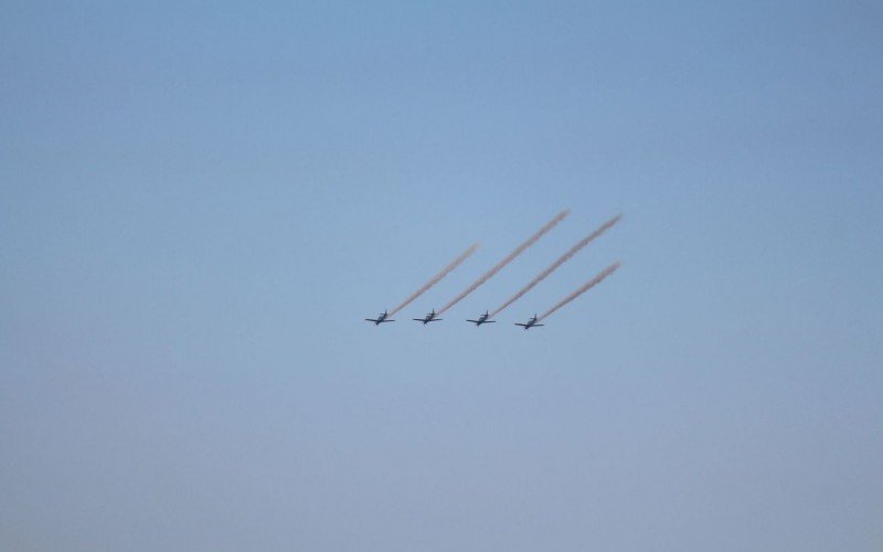 Show aéreo aconteceu na tarde deste sábado (29) em Novo Hamburgo
