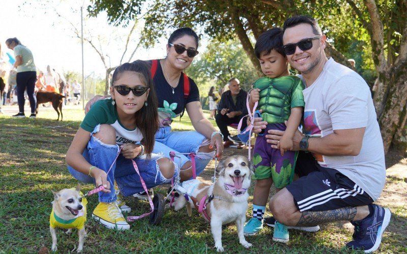 Pepa e Luna com a família Fernandes, de Campo Bom