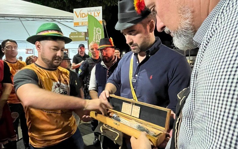 Governador Eduardo Leite visita o 40º Kerb de Estância Velha