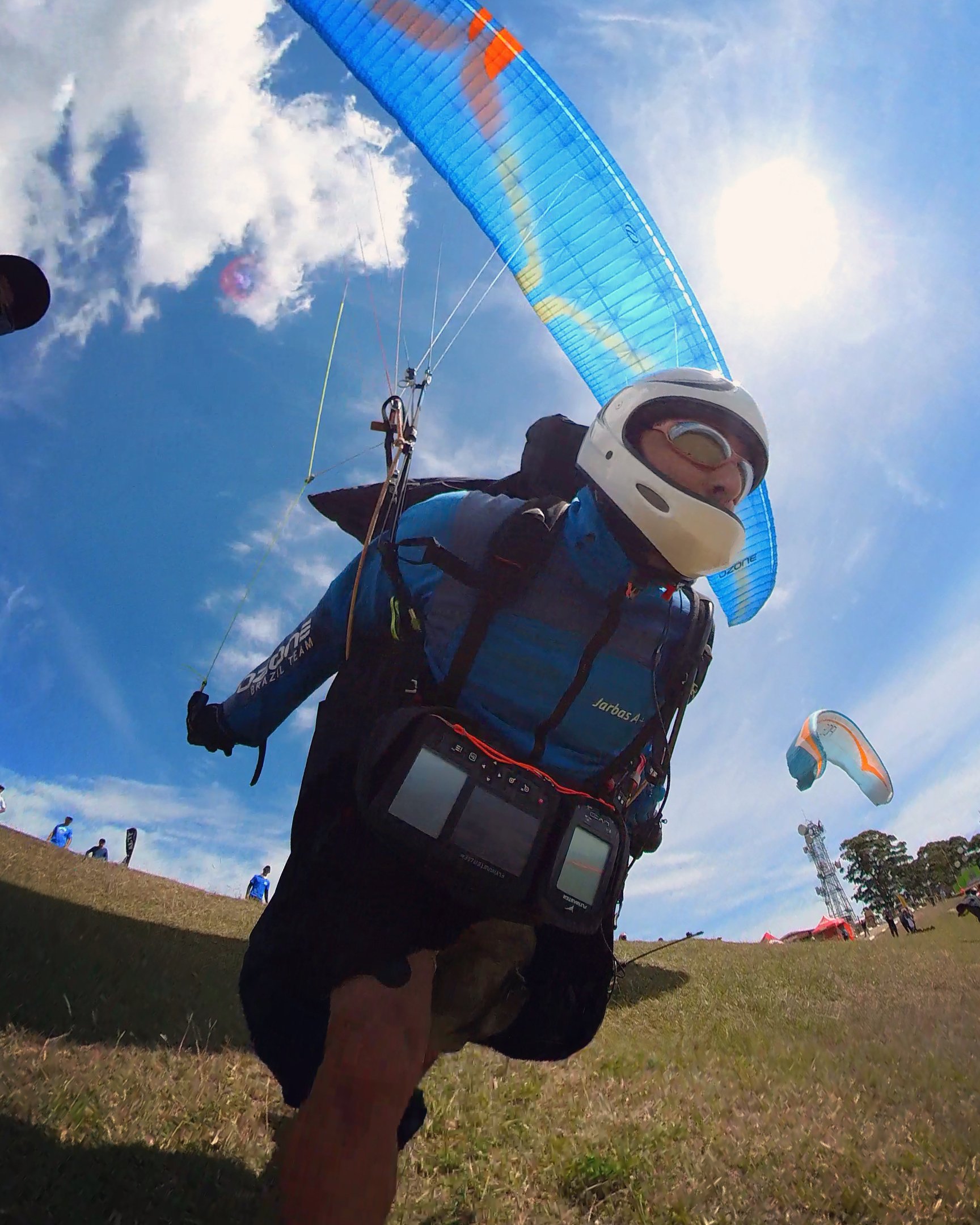 Pilotos da Equipe AGVL de Parapente voarão pelos céus da Espanha