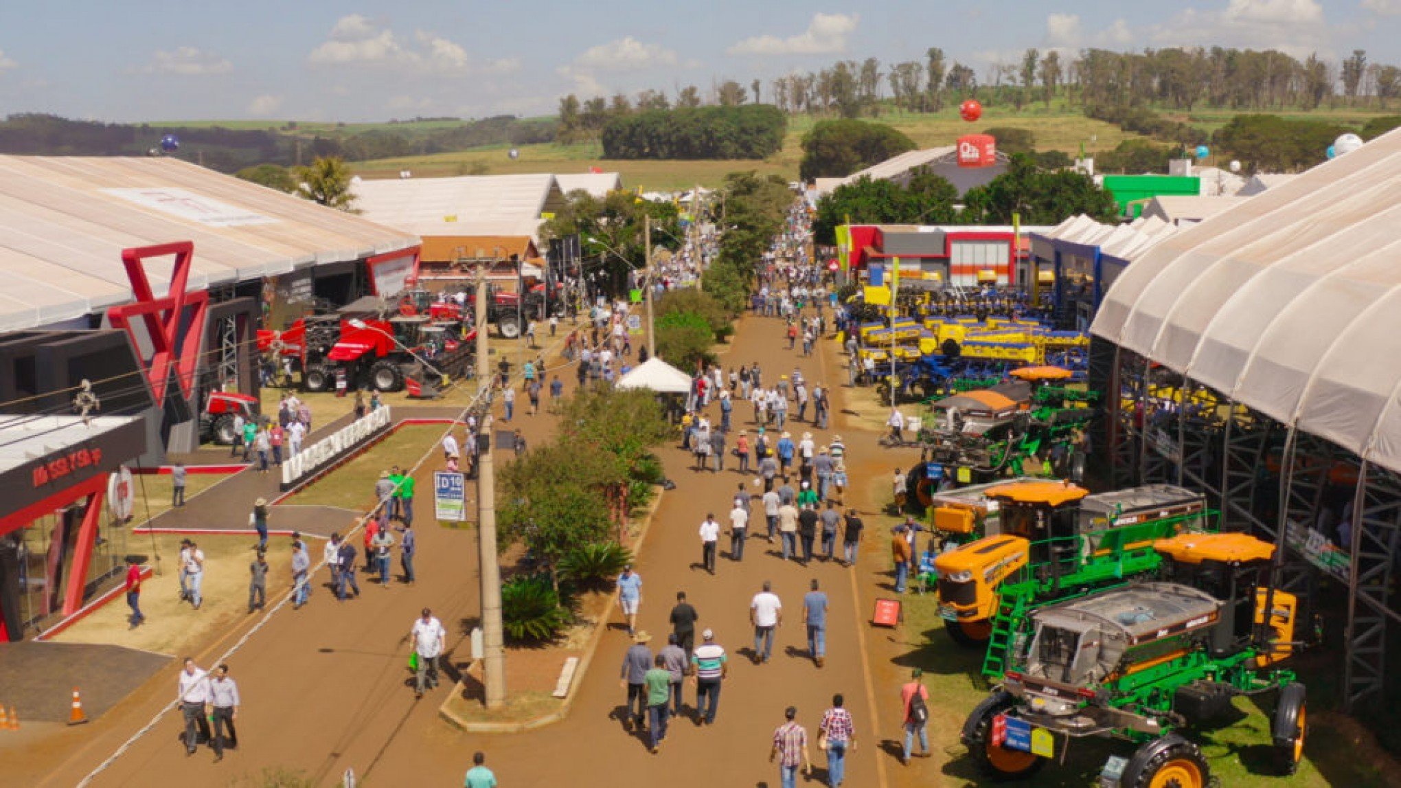 Organizadores da Agrishow mantêm otimismo e avaliam que imbróglio político não ofusca negócios