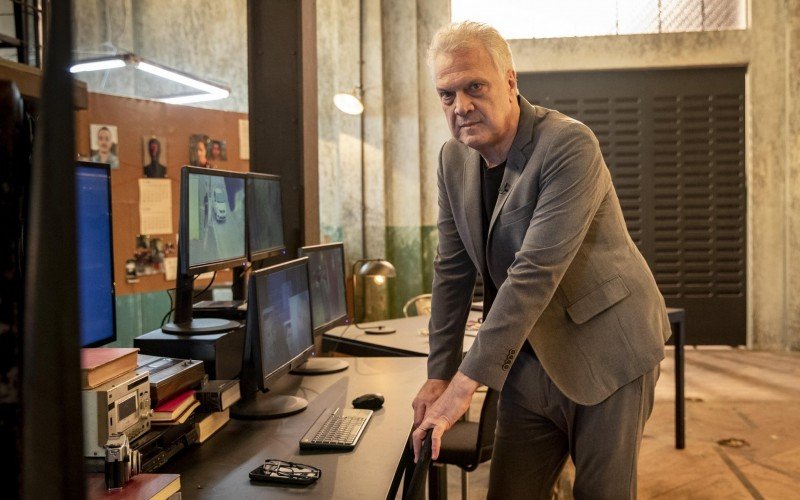 Linha Direta volta à grade da Globo com Pedro Bial no comando | abc+