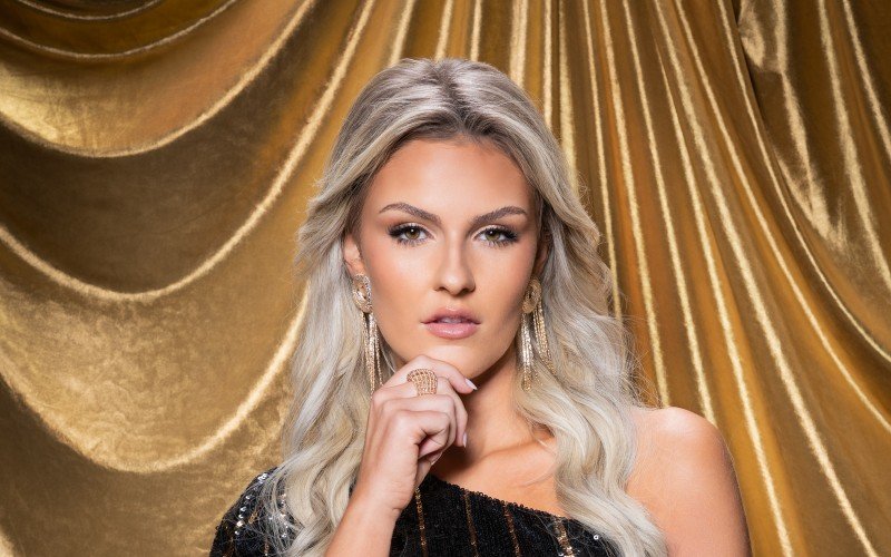 Michele Klein, mentora, escritora e modelo - Capão da Canoa