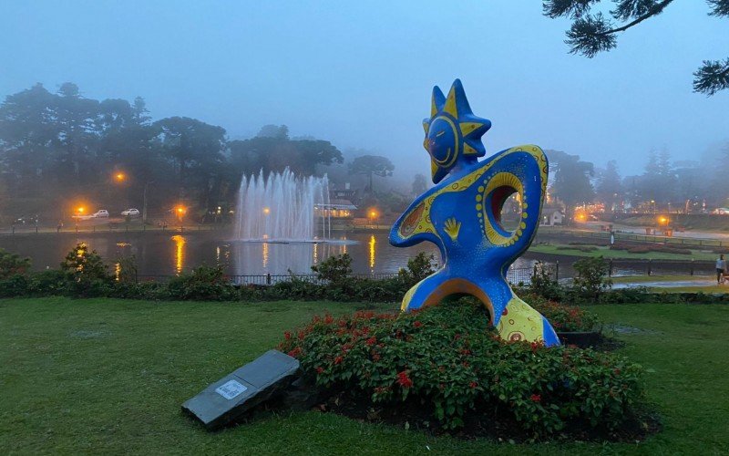 Lago Joaquina Rita Bier, em Gramado, em dia de neblina