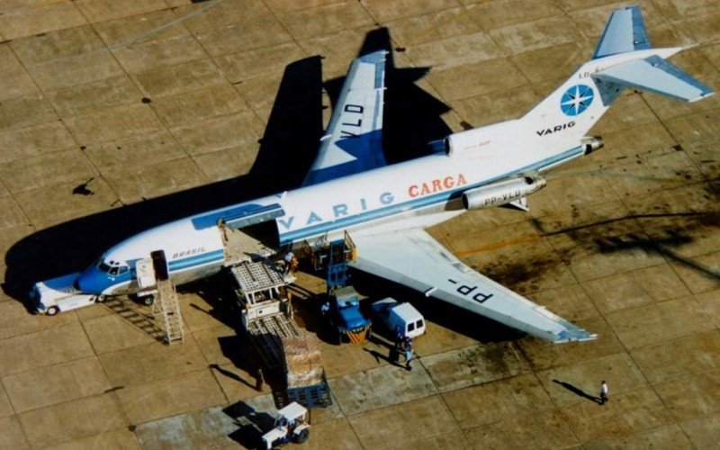 Avião que está sendo restaurado em Nova Petrópolis no tempo que operava pela Varig | abc+