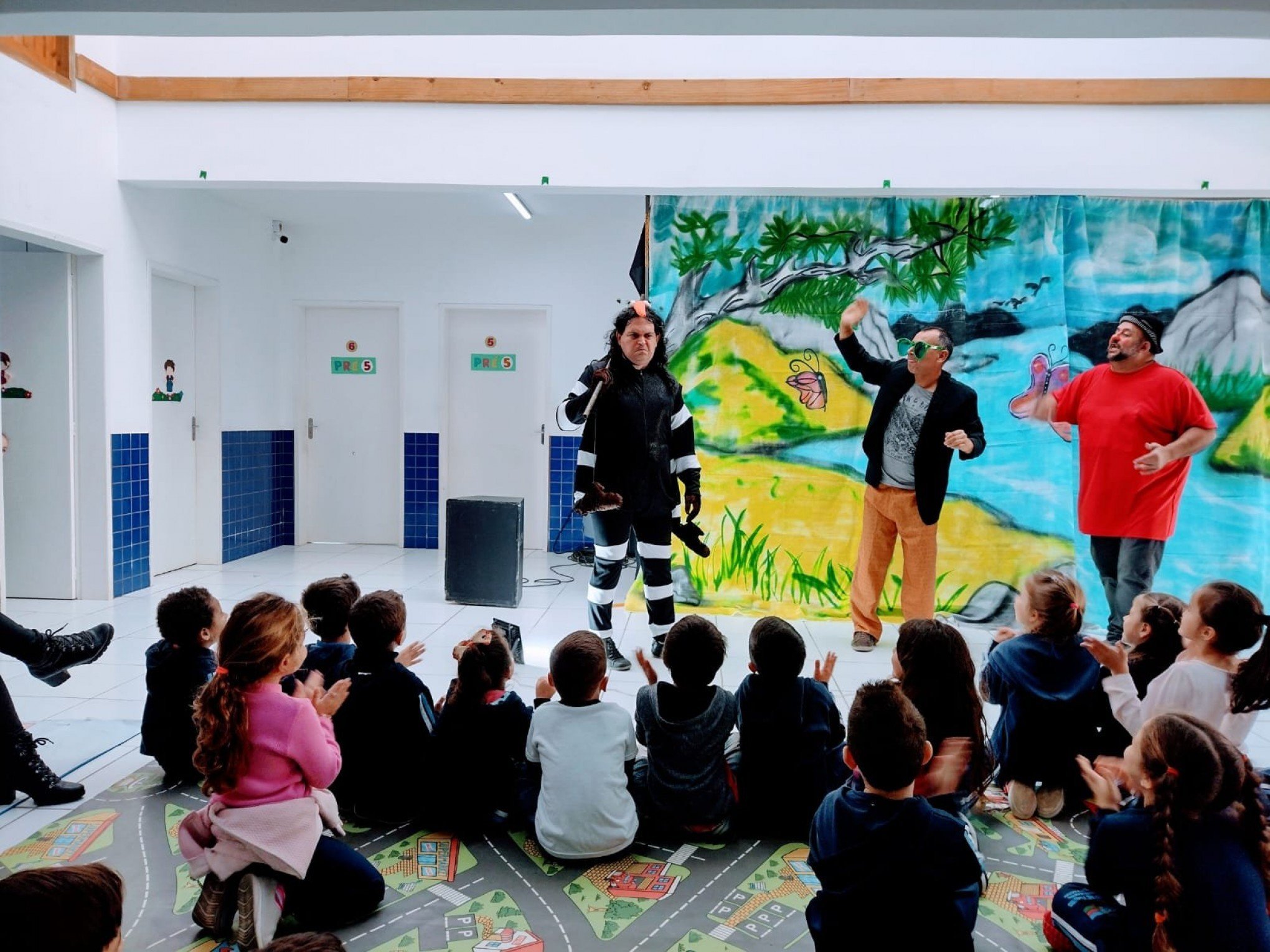 Teatro ensina aos pequenos como combater a dengue