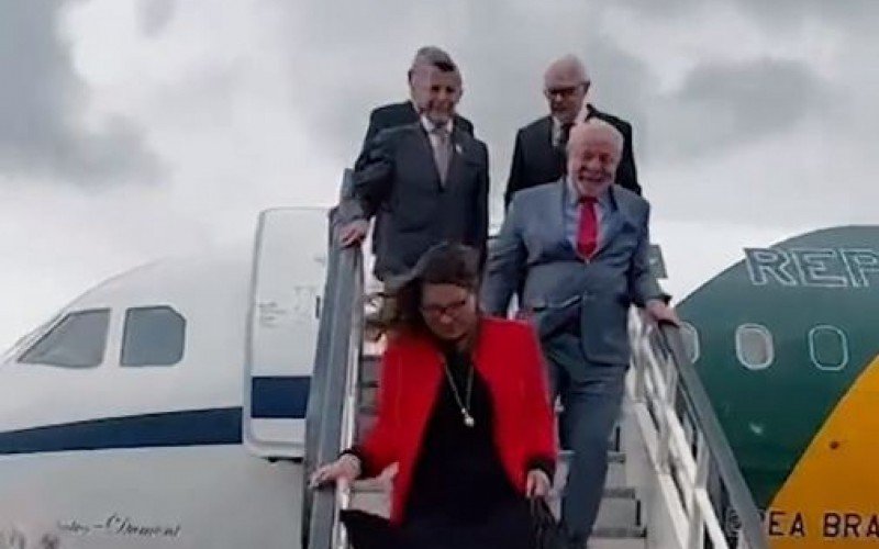 Lula chega a Londres para acompanhar coroação do Rei Charles III 