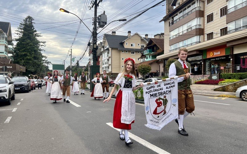 Desfile de Carretas Ã© uma das atraÃ§Ãµes da Festa da ColÃ´nia de Gramado