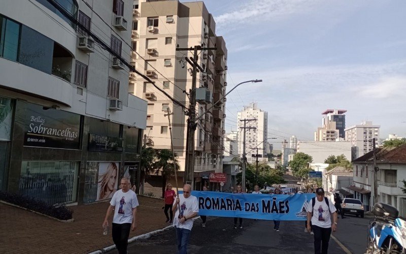 FiÃ©is participam da Romaria das MÃ£es na manhÃ£ deste domingo em Novo Hamburgo