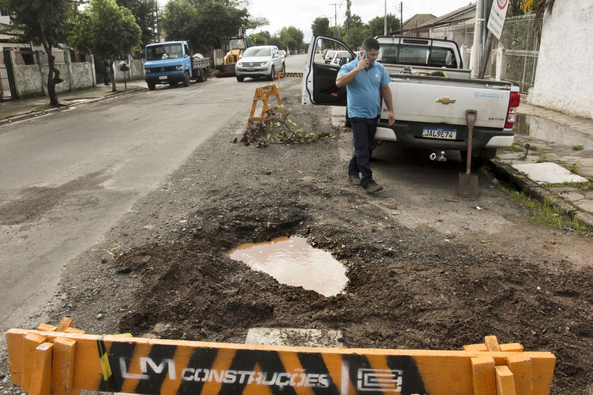 Corsan e Prefeitura divergem sobre obra na rua Bandeirantes em Canoas