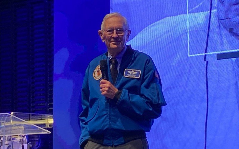 Charles Duke, um dos 12 astronautas que pisou na lua, esteve em Canela