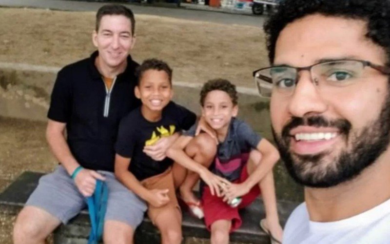 Ex-deputado federal David Miranda com a família