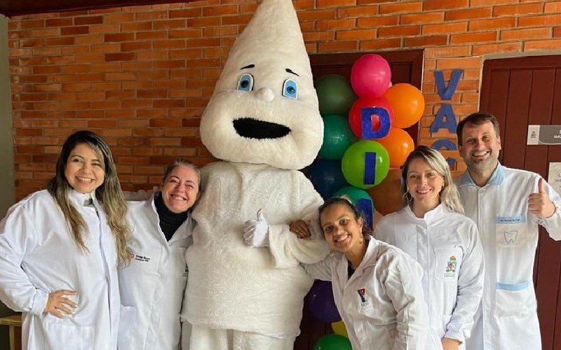 ZÃ© Gotinha passeou pela cidade para convidar populaÃ§Ã£o para se vacinar