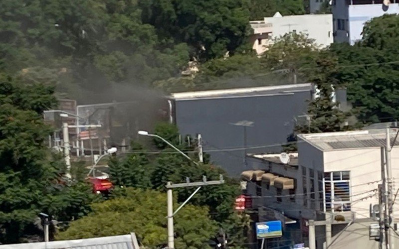 Incêndio atinge loja da Nutrifrango em Novo Hamburgo