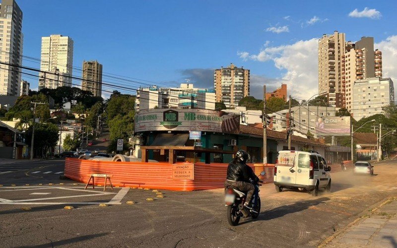 Prefeitura libera o trânsito parcialmente na Rua Marcílio Dias