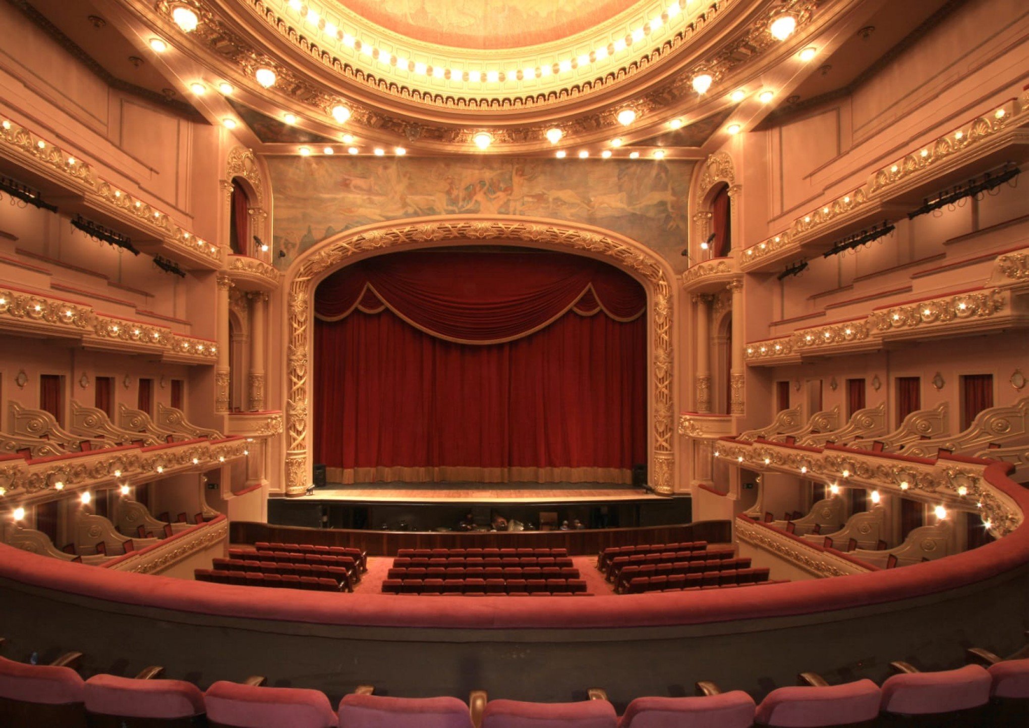 O que faz artistas acreditarem que Theatro Municipal do Rio de Janeiro é assombrado