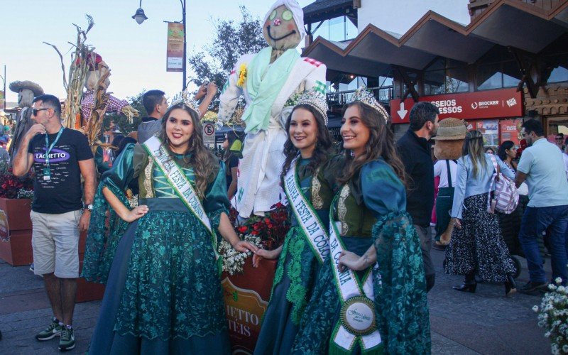 Concurso de espantalhos foi realizado durante a Festa da Colônia de Gramado