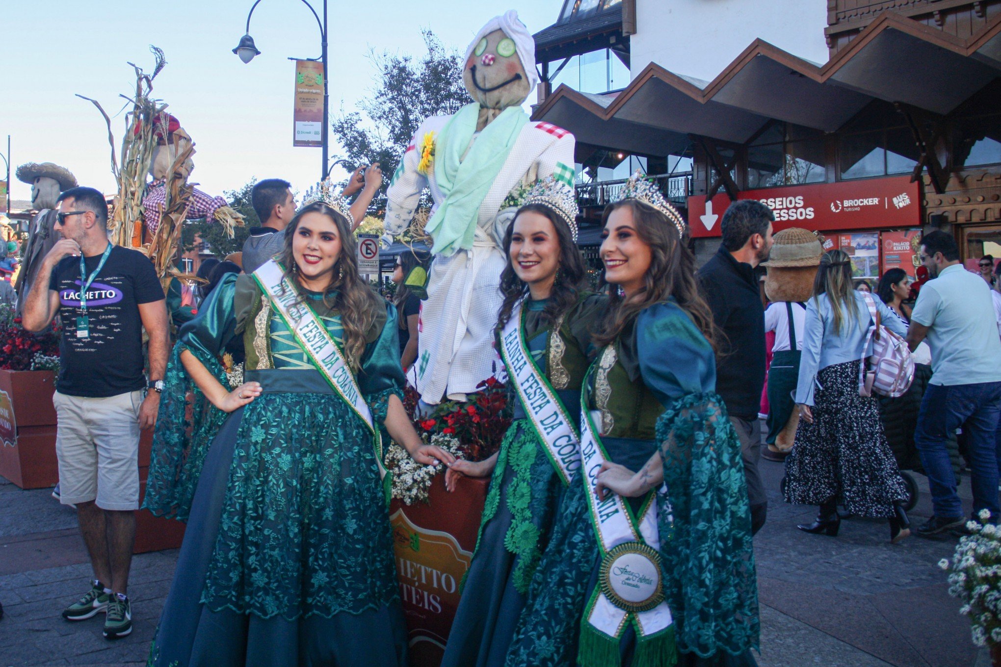 Veja qual empresa venceu o concurso de espantalhos da Festa da Colônia de Gramado