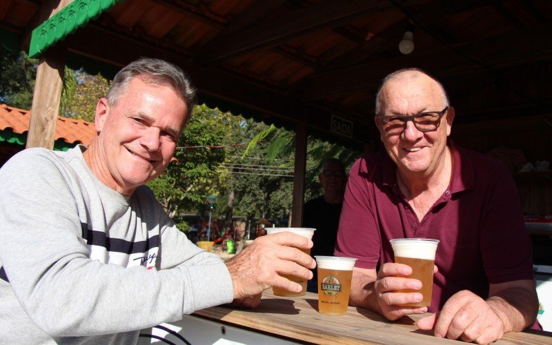 Prefeito Júlio Campani e o cervejeiro Otávio Luiz Lamb 