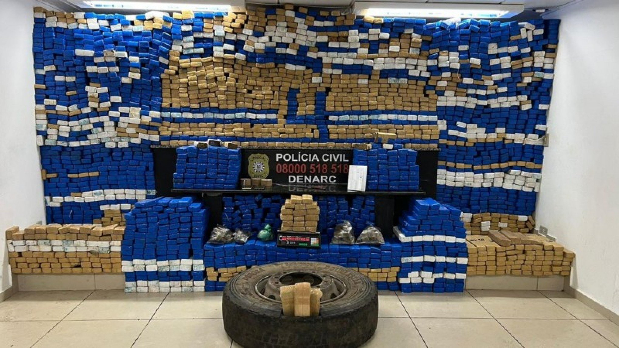 Lavagem de carros escondia 1,8 tonelada de maconha na região metropolitana