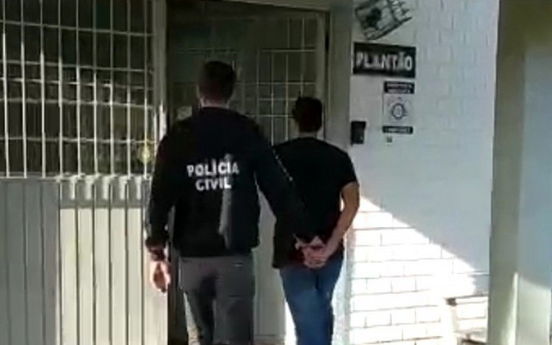 Traficante de 27 anos foi preso com drogas em casa na tarde desta terÃ§a-feira em Campo Bom