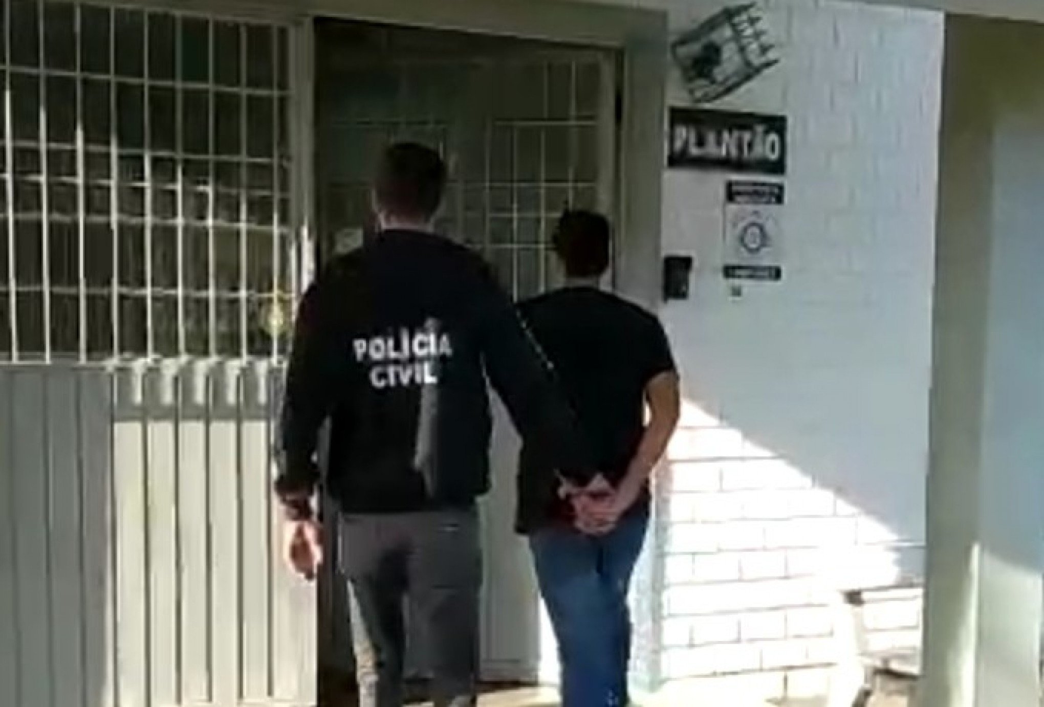 Homem é preso com cocaína e crack em casa em Campo Bom